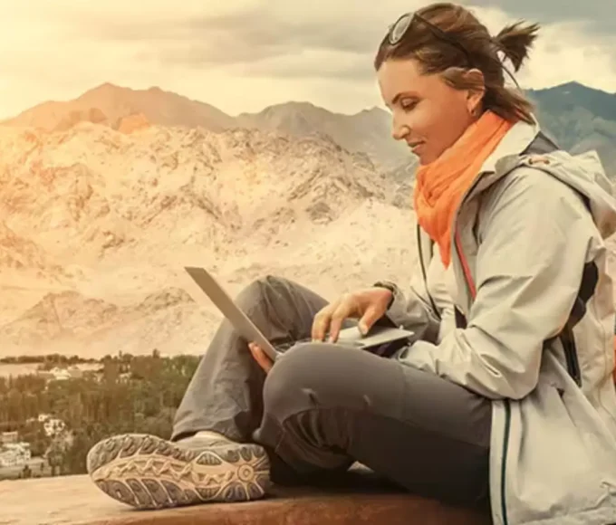 remote jobs that allow you to travel