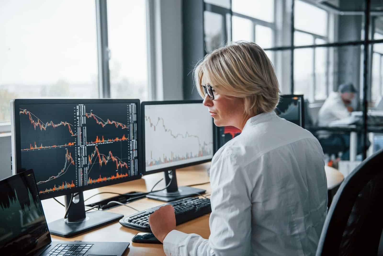 20 Good Careers for Women: High-Paying, Fulfilling, and Future-Proof in ...